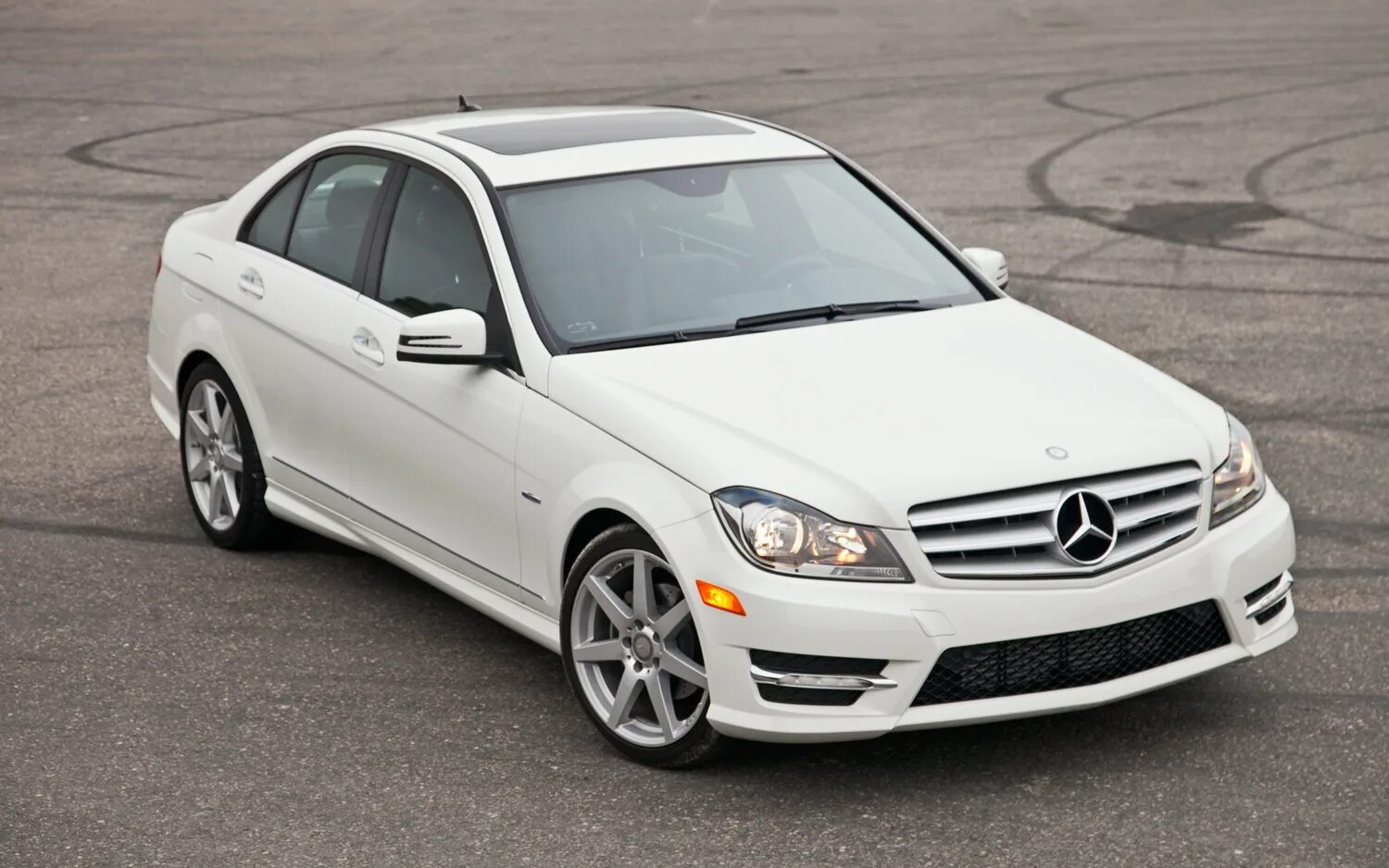 Мерседес бенц 2012 год. Mercedes Benz c250. Мерседес ц 250. Мерседес с250 2012. Mercedes c250 2012.