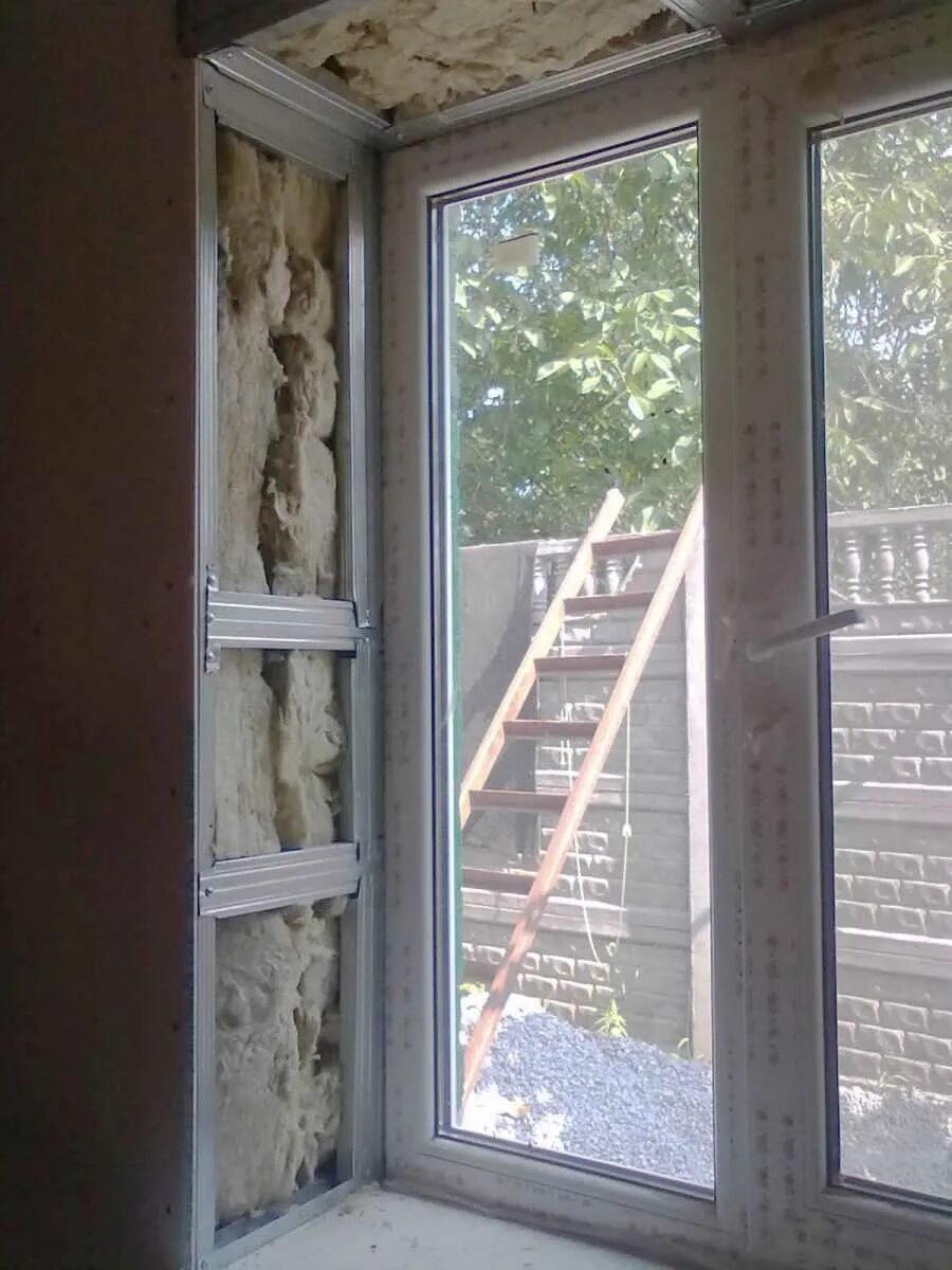 как сделать отделку окон. отделка арочных окон. отделка окон изнутри. откосы оконные внутренние. как сделать отделку окон.