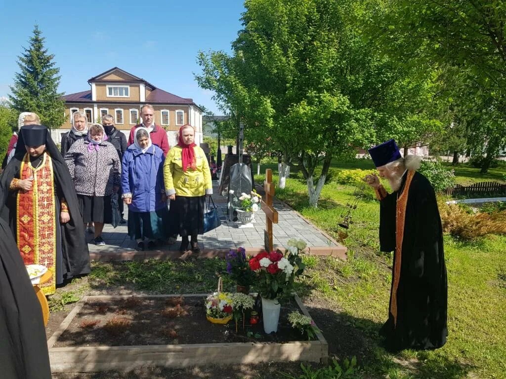 иерей михаил агешин брянск. свенский монастырь богослужение. иерей вячеслав кавплин. брянск настоятель храма. свенский монастырь в брянске настоятель.