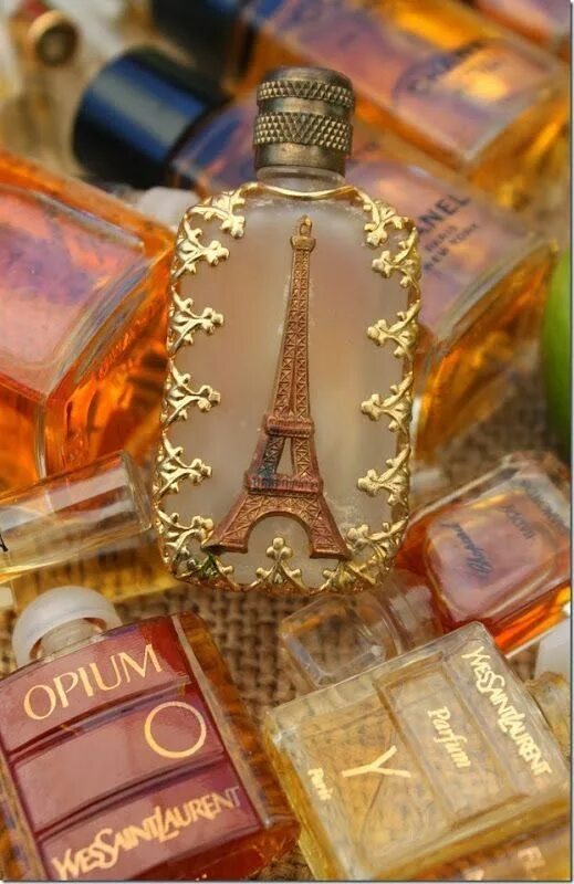 Парфюмерия франции. Классические духи. Guerlain mon guerlain sparkling bouquet. Французские аромат fragrance. Французские духи.