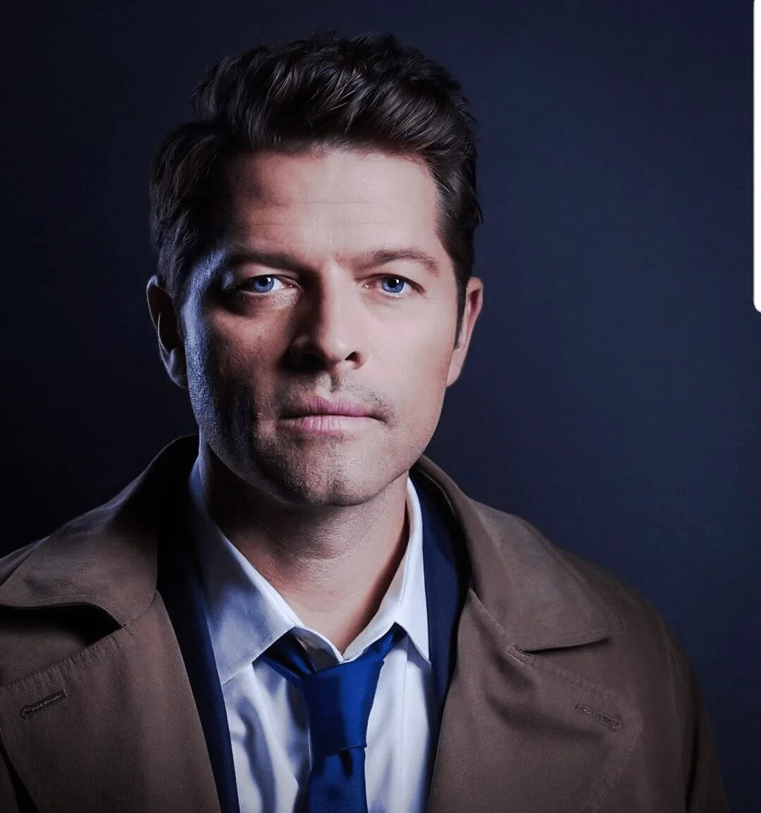 Сверх касса. Миша коллинз кастиэль. Кастиэль сверхъестественное. Миша коллинз сверхъестественное. Миша коллинз кастиэль.