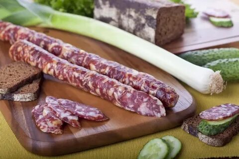 Мясо колбаса сыровяленая