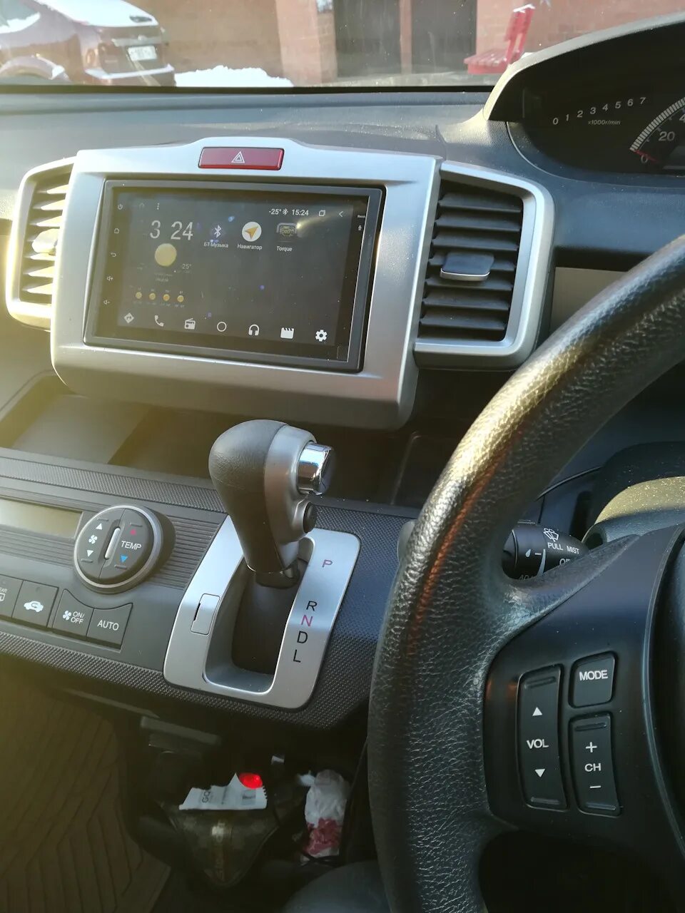 Как снять магнитолу хонда фрид 2 Замена магнитолы Honda Freed (1G), 1,5 л, 2010 года автозвук DRIVE2