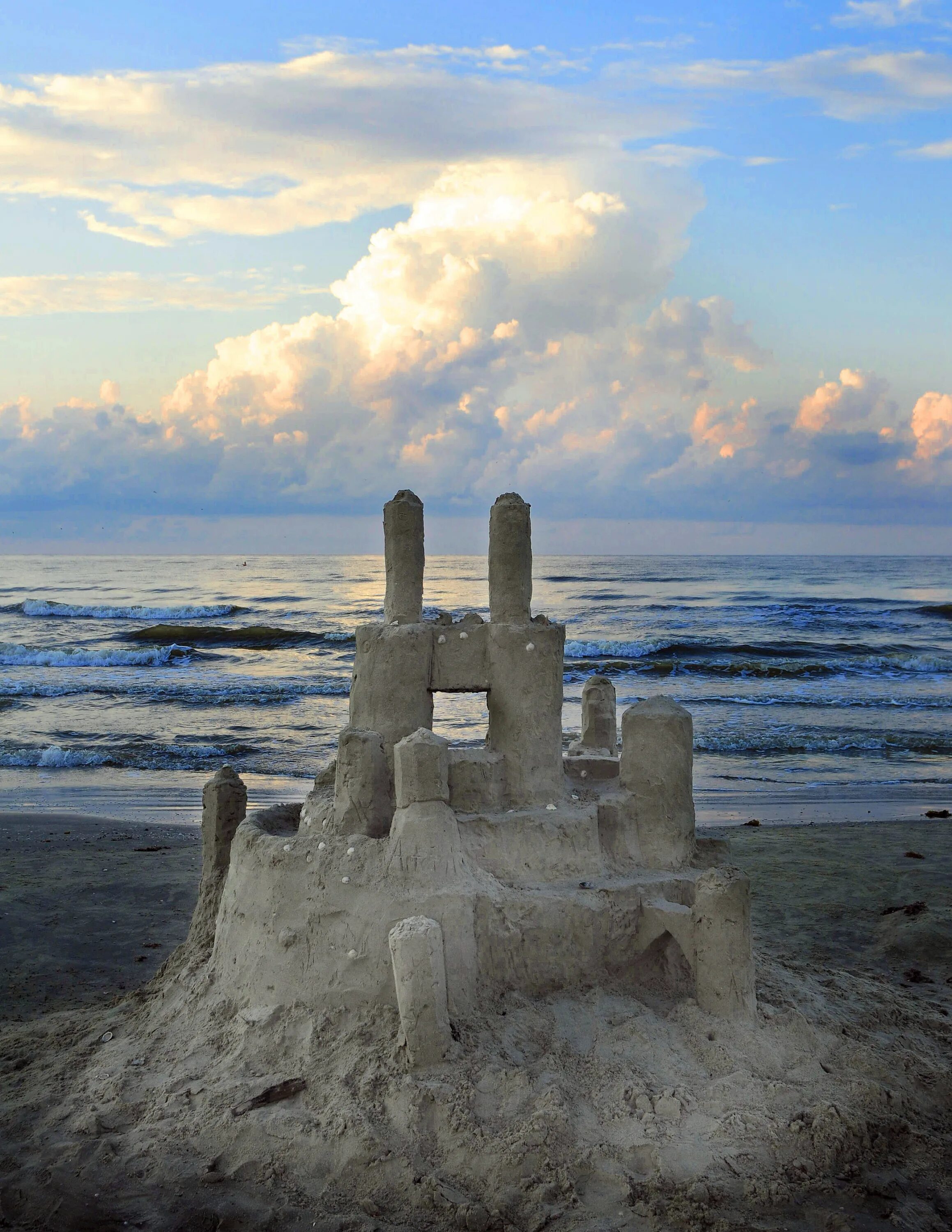 Sandcastles Галвестон. Песочный замок лакорн2005. Красивый песчаный замок. Красивый песочный замок. Замок из песка дорама