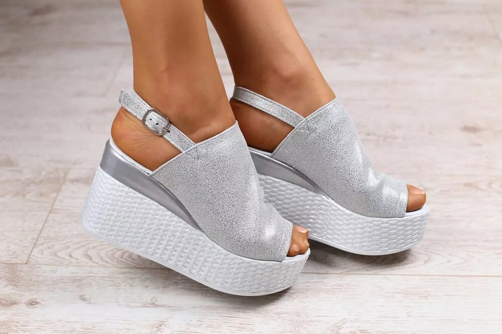 Обувь на валберис женская летняя босоножки. Летняя обувь 2023 женская на валберис. Босоножки на танкетке валберис. Босоножки 2022 вайлдберриз. Хочу купить обувь