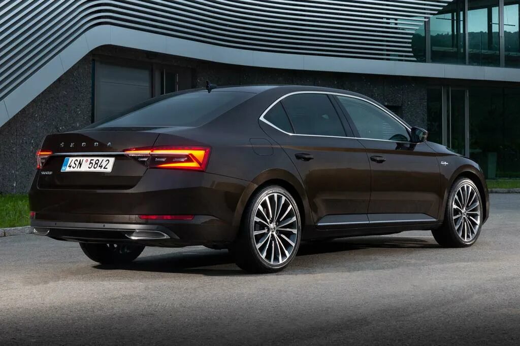 фото нового шкода суперб. фото нового шкода суперб. Skoda superb combi 2022. фото нового шкода суперб. Skoda superb универсал 2015.