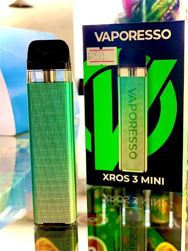 Xros mini 1. Вейп иксрос 3 мини. Vaporesso xros 3 mini жижа. Vaporesso xros mini. Цветные картриджи на вапорессо бар.