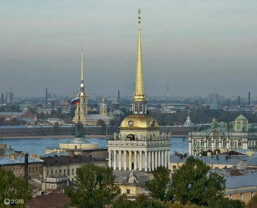 Шпиль в петербурге. Шпиль Адмиралтейства в Санкт-Петербурге. Адмиралтейская игла в Санкт-Петербурге. Адмиралтейская игла Петропавловская крепость. Спиридоновская Церковь Санкт-Петербург Адмиралтейская набережная.