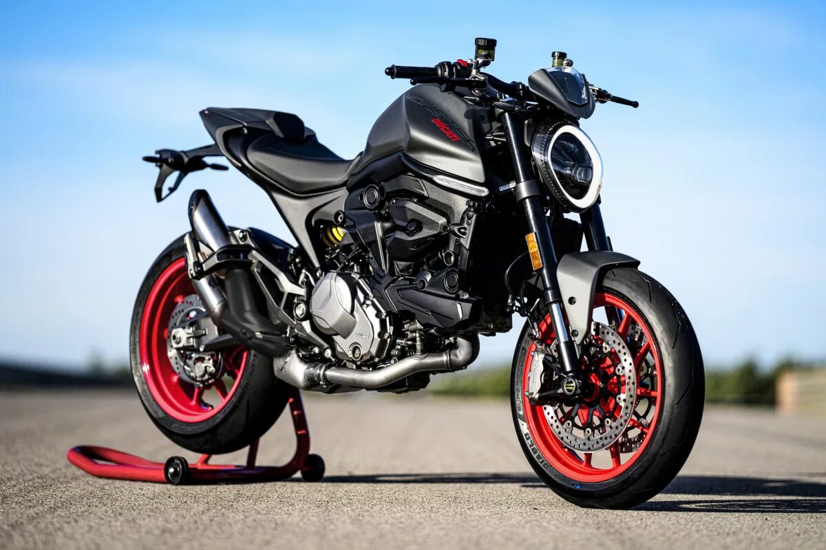 Ducati Monster 1200 2021. Дукати монстр 2021 новый. Ducati Monster 937. Ducati Monster 1200s 2021.