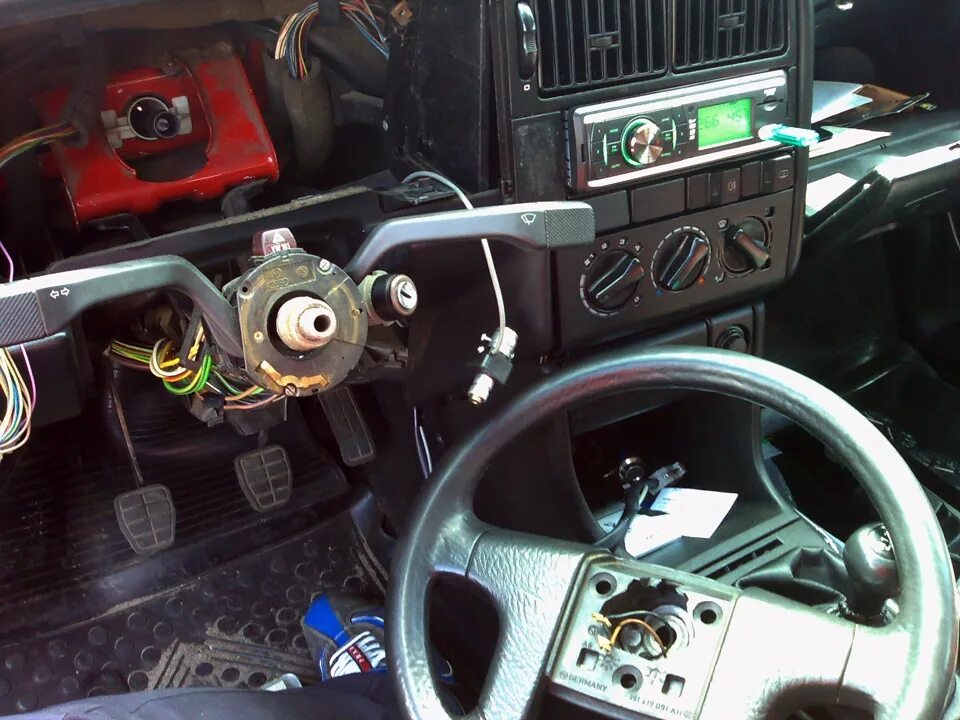 Как снять тросик спидометра пассат б3 Трос спидометра. Неудача. Volkswagen Passat B4, 1,8 л, 1995 года своими руками