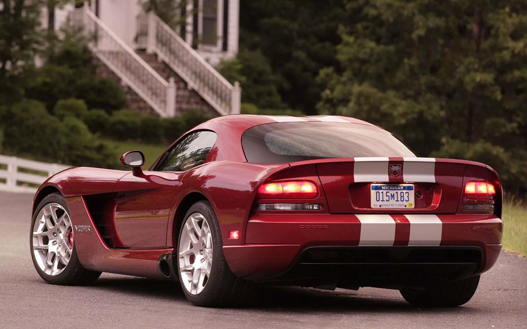 Додж челленджер 2009. Спортивный додж челленджер. Dodge challenger gt awd. Dodge challenger 20. Додж вайпер 2019.