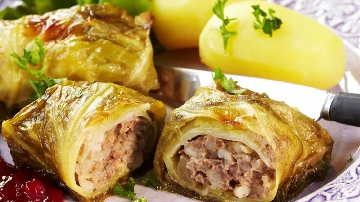 Голубцы классические в кастрюле с фаршем и рисом - 1000.menu