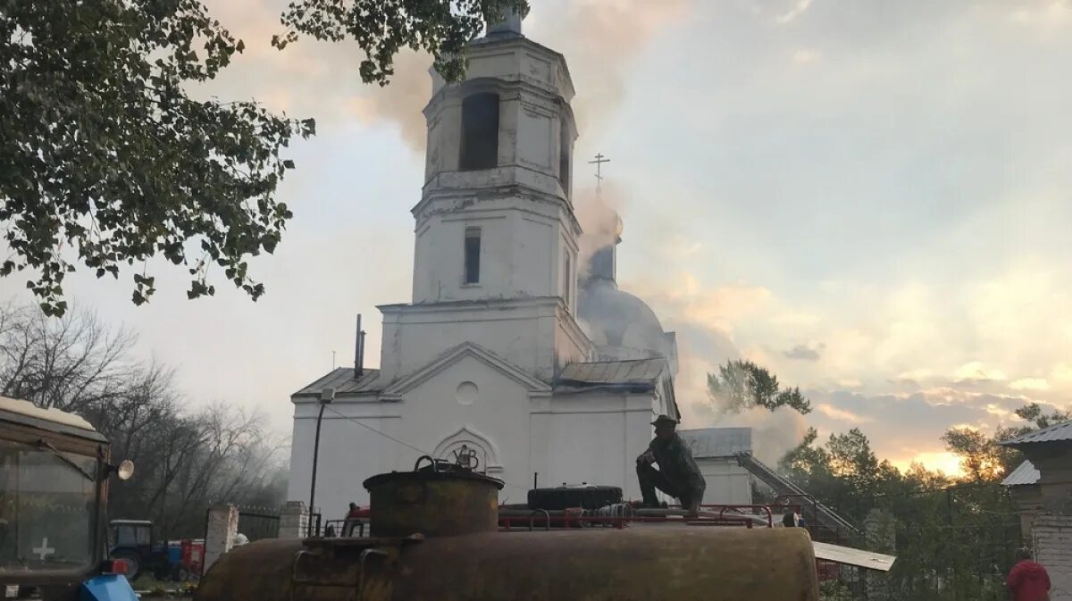 Погода в мамоне верхнемамонского. Нижний Мамон Воронежская область. Село Нижний Мамон Верхнемамонского района Воронежской области. Храм Нижний Мамон интерьер.