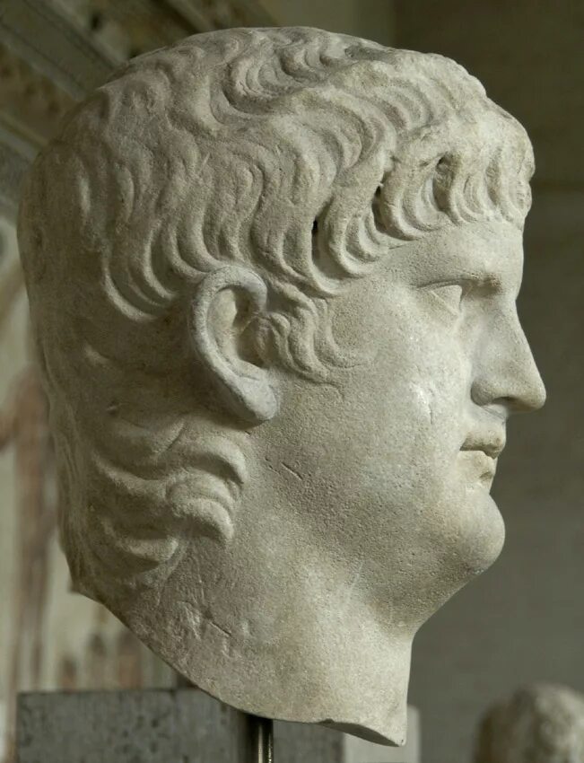 Воспитатель нерона. Нерон Римский Император. Император Нерон бюст. Портрет императора Нерона.