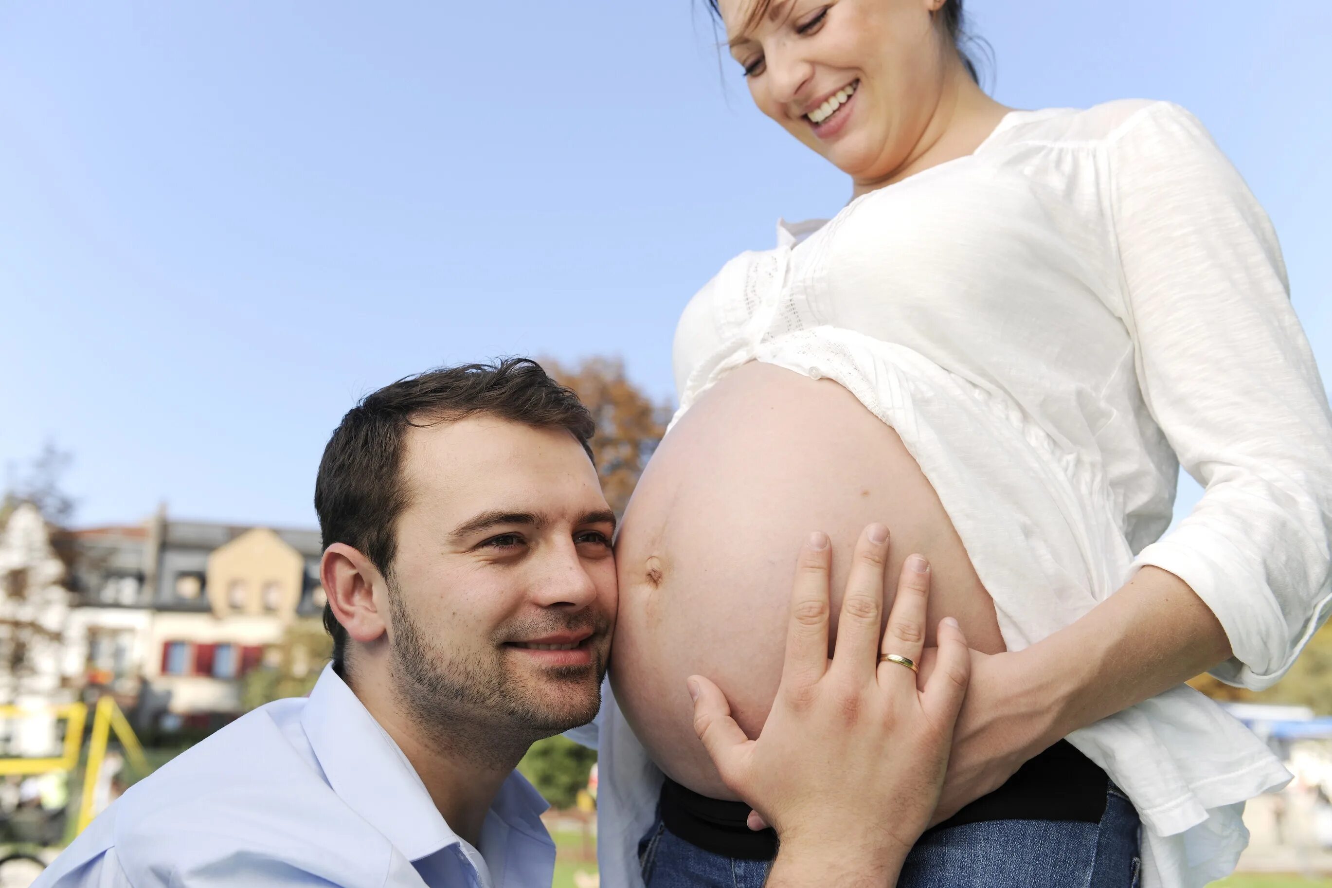 Животик жены. Гийом пуза жена. Счастливые моменты в беременность фото.