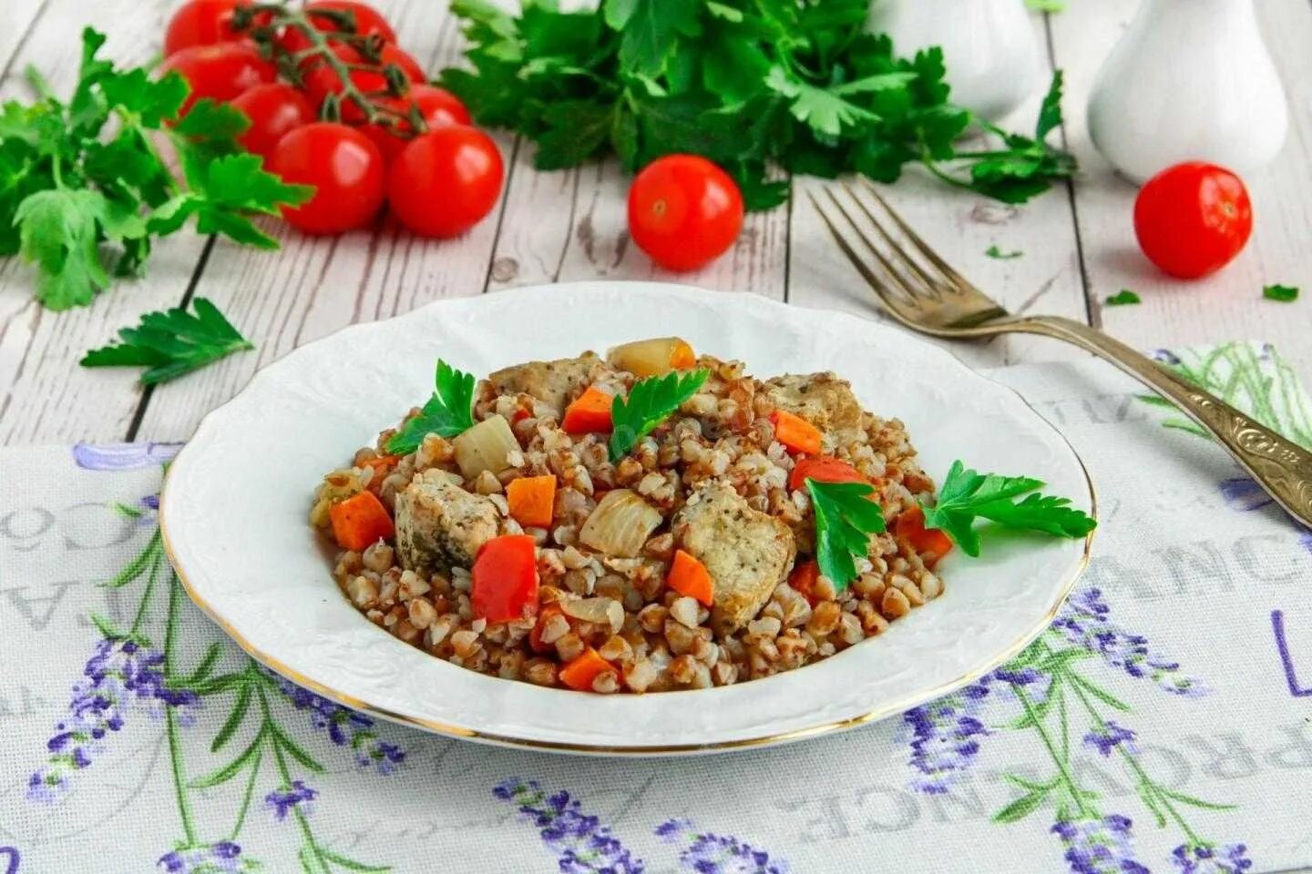 Гречка с говяжьим фаршем. Гречка по купечески. гречка по-купечески с индейкой. гречка по-купечески со свининой. гречка по-купечески с говядиной.