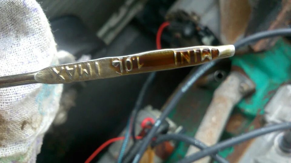 Щуп уровень масла вариатора хонда фит 2009 года. Щуп двигателя сенс 1. Уровень масла щуп хонда стрим 2006. Уровень масла на щупе хендай акцент. Tahoe 900 щуп акпп.