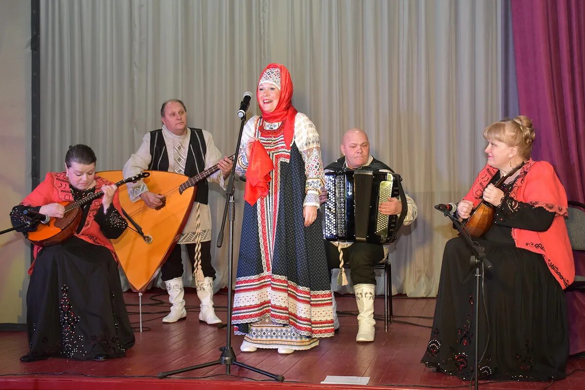 Ансамбль народной музыки «малинка» шуйского района. Кристалл шуя ансамбль. Ансамбль малинка. Ансамбль малинка шуя. Ансамбль малина г ивановна исполнитель катураева галина.