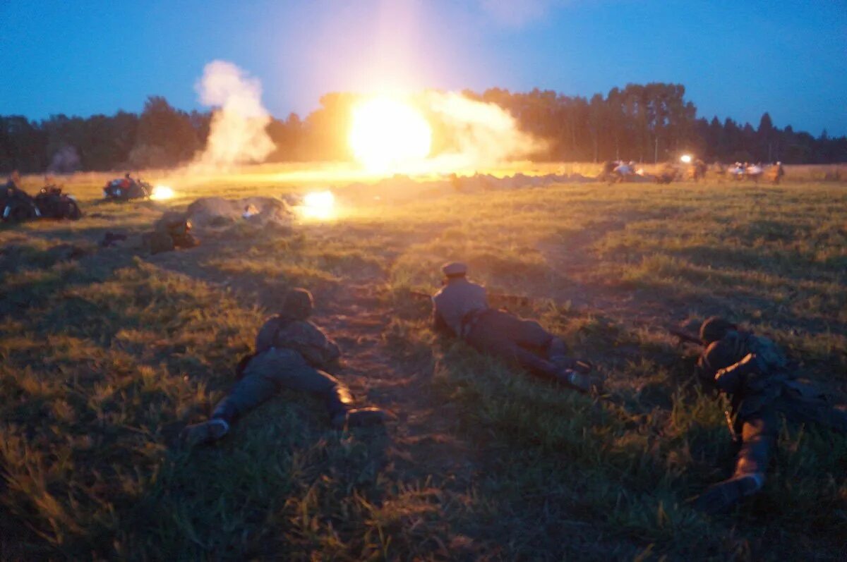 Забытое поле боя. Поле боя. Поле сражения. Поле бояоя. Военное поле.