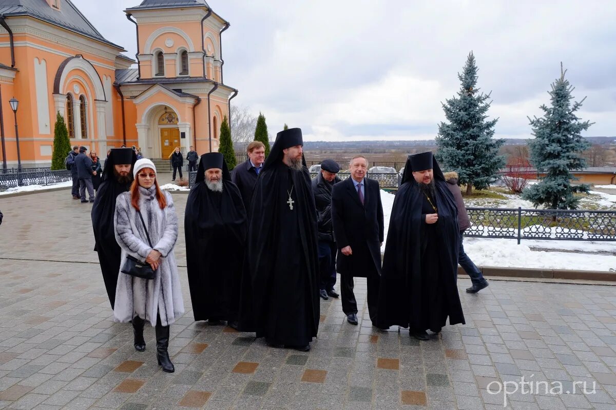 Оптина пустынь братия. Братия монастыря Оптина пустынь. Монашеский постриг в Оптиной пустыни. Три канона оптина без рекламы слушать