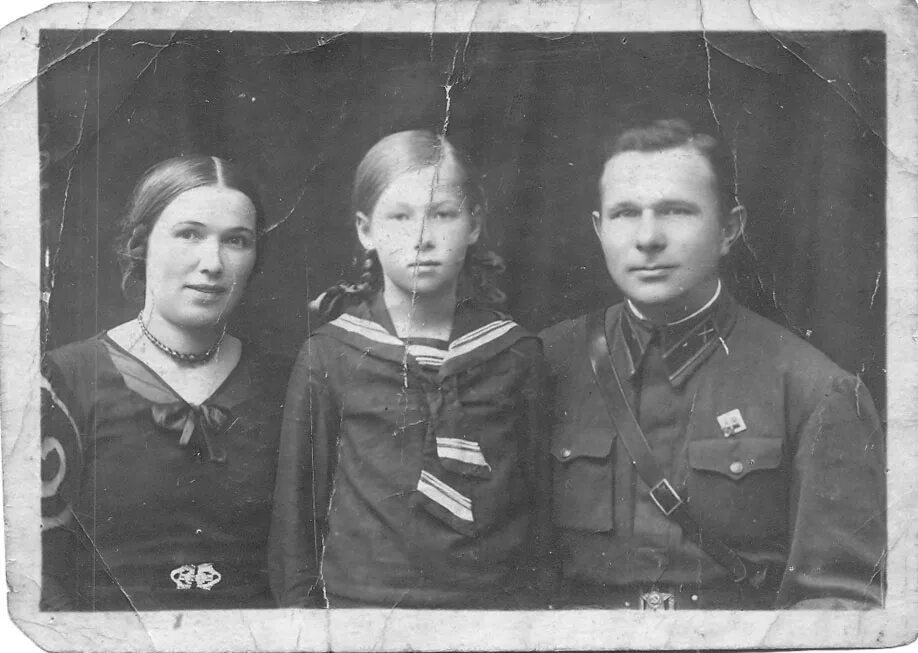 Шаблон как бы я выглядела в 1930. Фотокарточки довоенные. довоенные портреты. семья в военные годы. семья 1930 ссср.