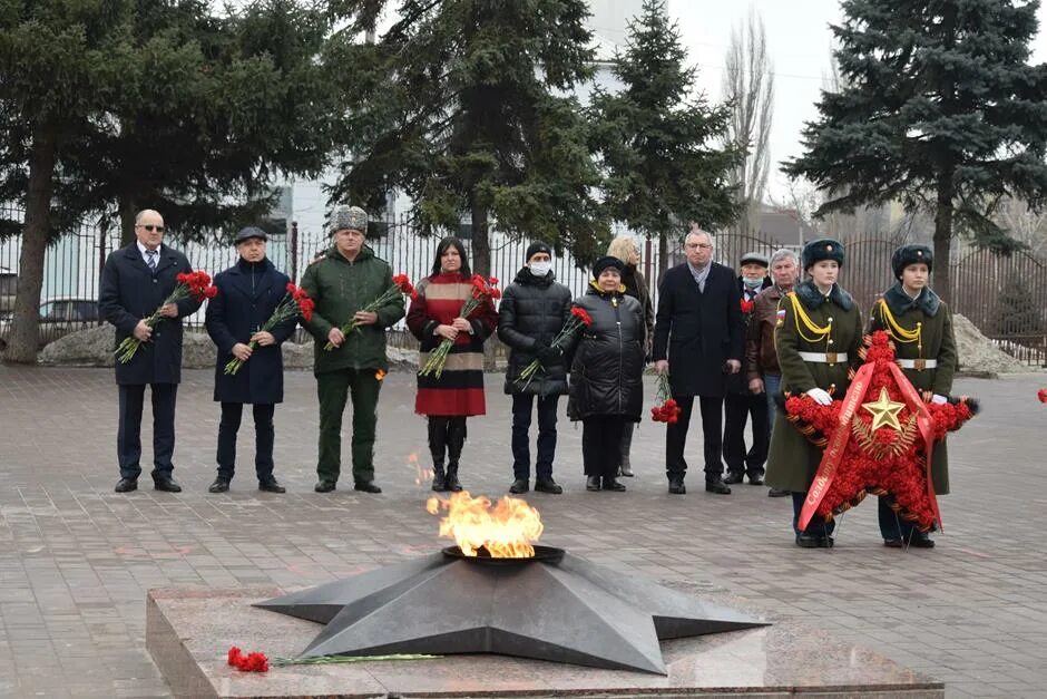 Город шахты шахты освобождение. Шахтинцы герои подполья. Освобождение города шахты. 12 февраля освобождение города шахты. Освобождение города шахты презентация.