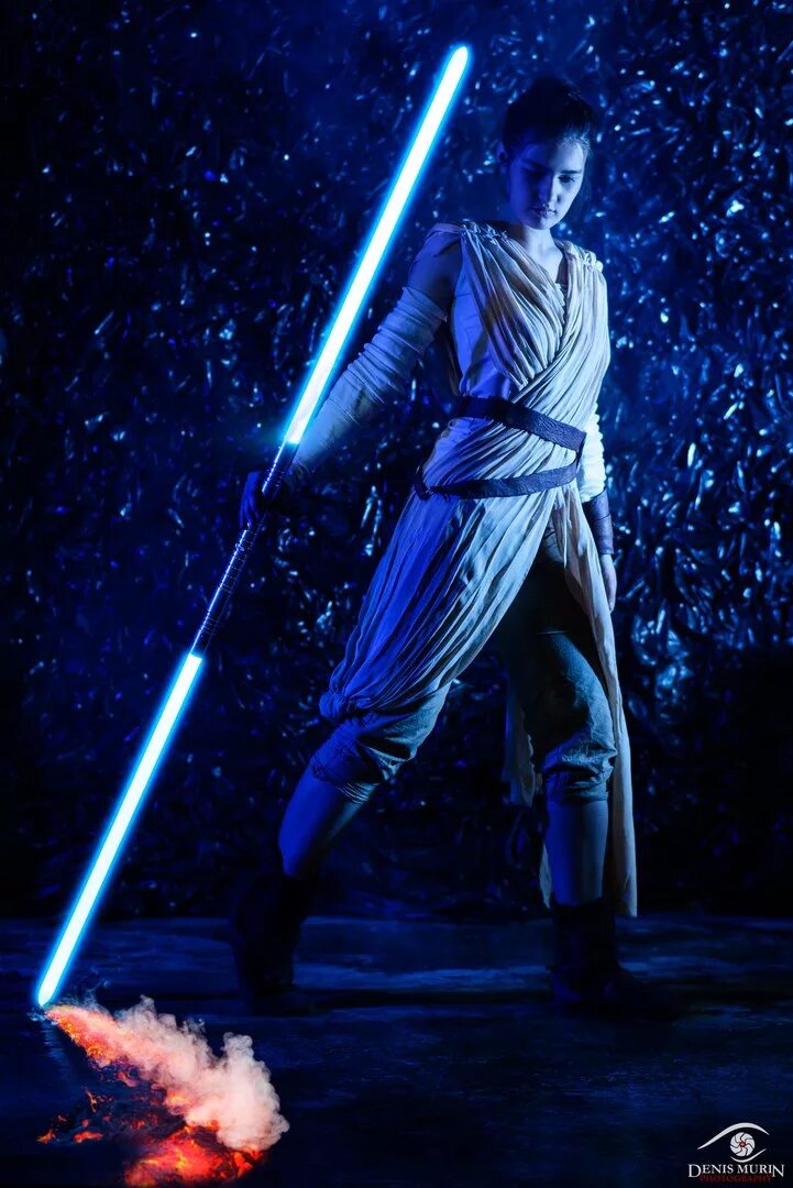 Как выглядит рей. Как выглядит рей. Дэйзи ридли звездные войны. Рей скайуокер джедай. Jess testor звездные войны.