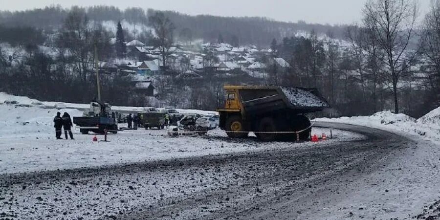 Автобус листвяги вокзал. Листвяги кемеровская область. белаз новокузнецк. дтп в листвягах.