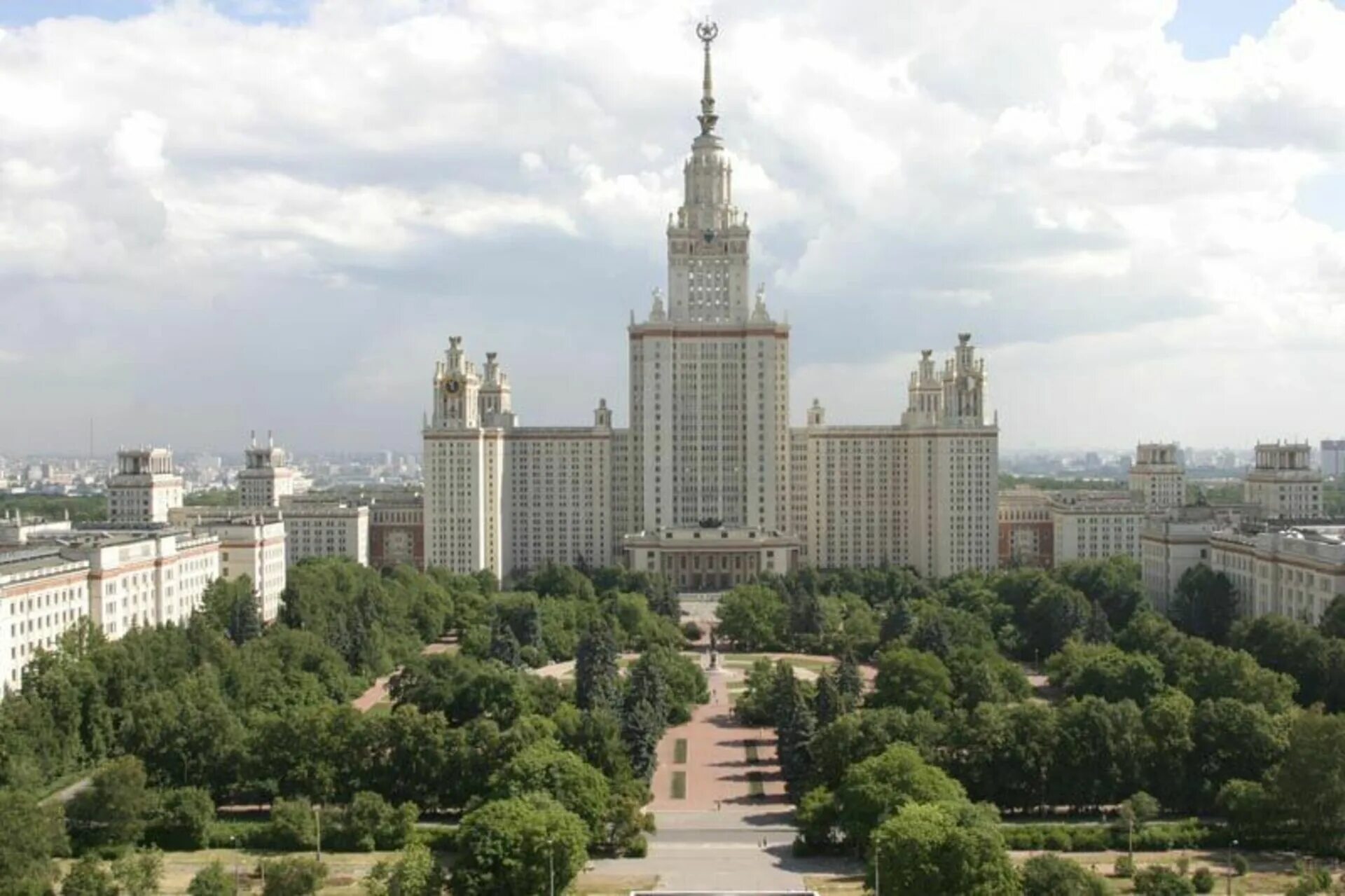 Московский государственный университет фото в москве. Здание МГУ на Воробьевых горах. Московский государственный университет имени м.в. Ломоносова. Московский университет Ломоносова. Главное здание МГУ имени м.в. Ломоносова.