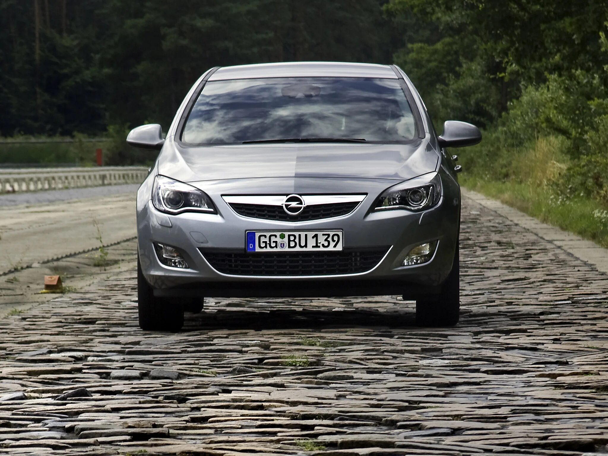 Шкода фабия универсал скаут. J 2009. Opel astra j 2009. J 2009. J 2009.