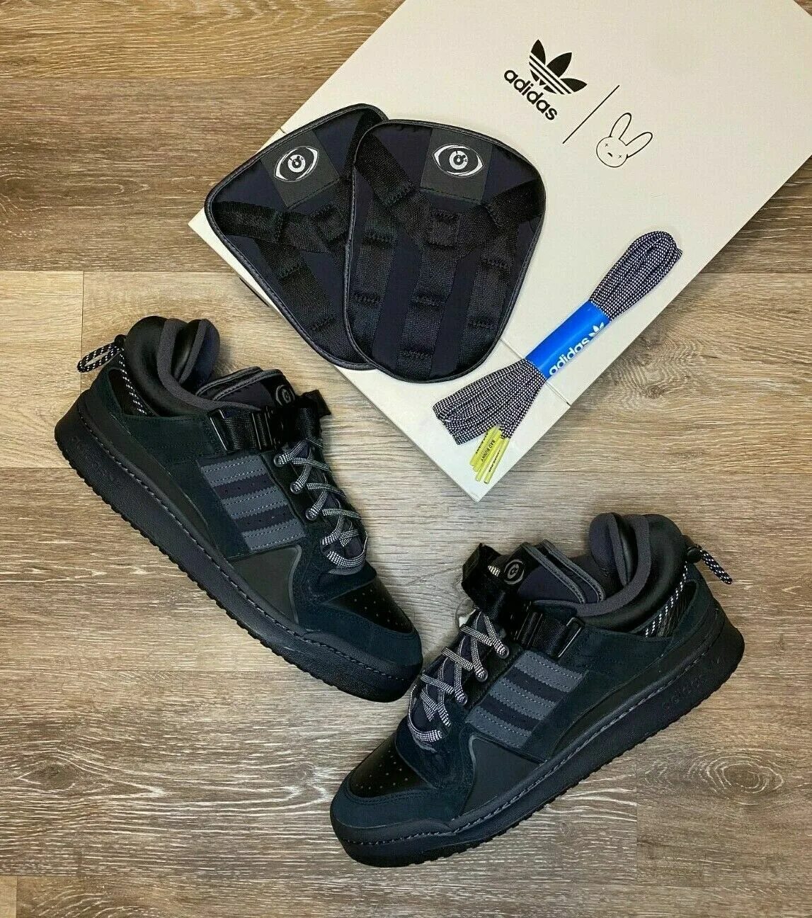 Adidas cl x bad bunny. Кроссовки adidas Bad Bunny черные. Кроссовки адидас бэд Банни. Adidas x Bad Bunny Black. Кроссовки адидас Bad Bunny.