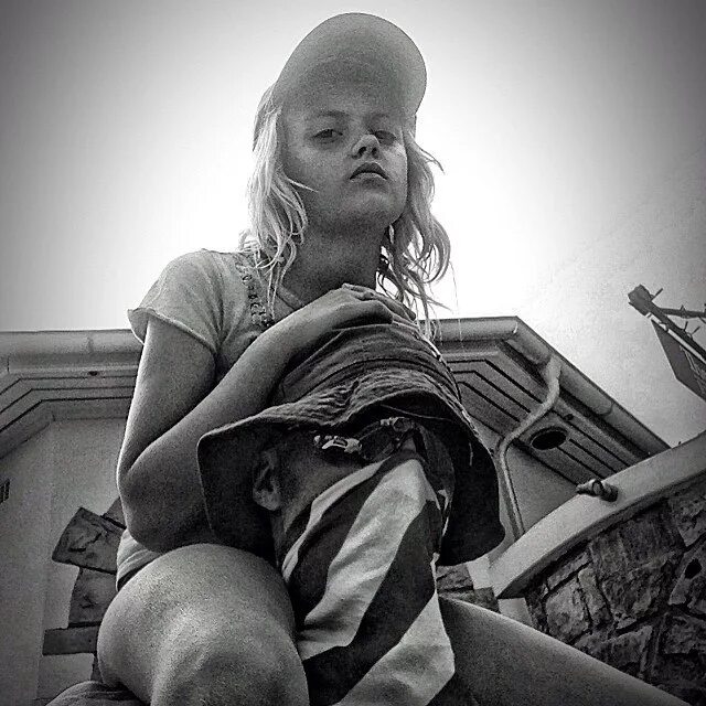 Die antwoord сын. Йоланди и токки. die antwoord дочка. йоланди дети. йоланди фиссер токки.