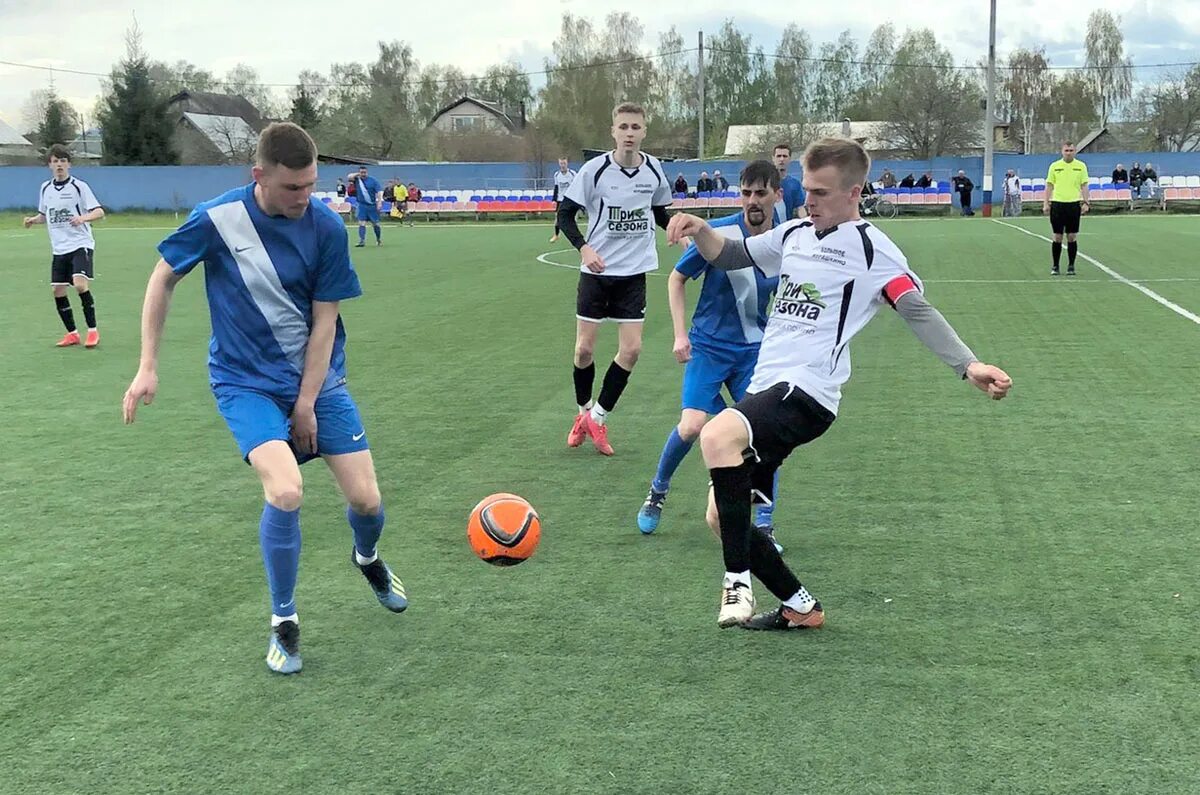 Фк прогресс. Фк прогресс черняховск. футбольный клуб прогресс киров.