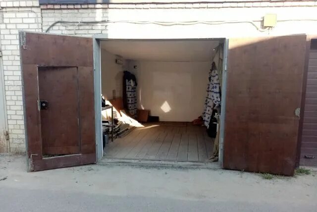 Ул революционная пенза. Гараж пенза ул строителей гск сигнал. Металлический гараж северодвинский. Гараж пенза. Гаражи.