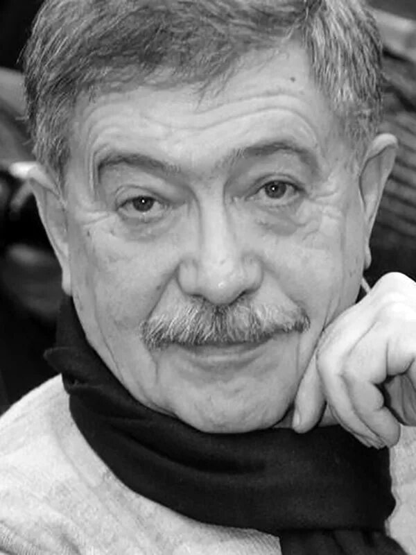 Кинорежиссер сценарист и продюсер. Кинорежиссер сценарист и продюсер