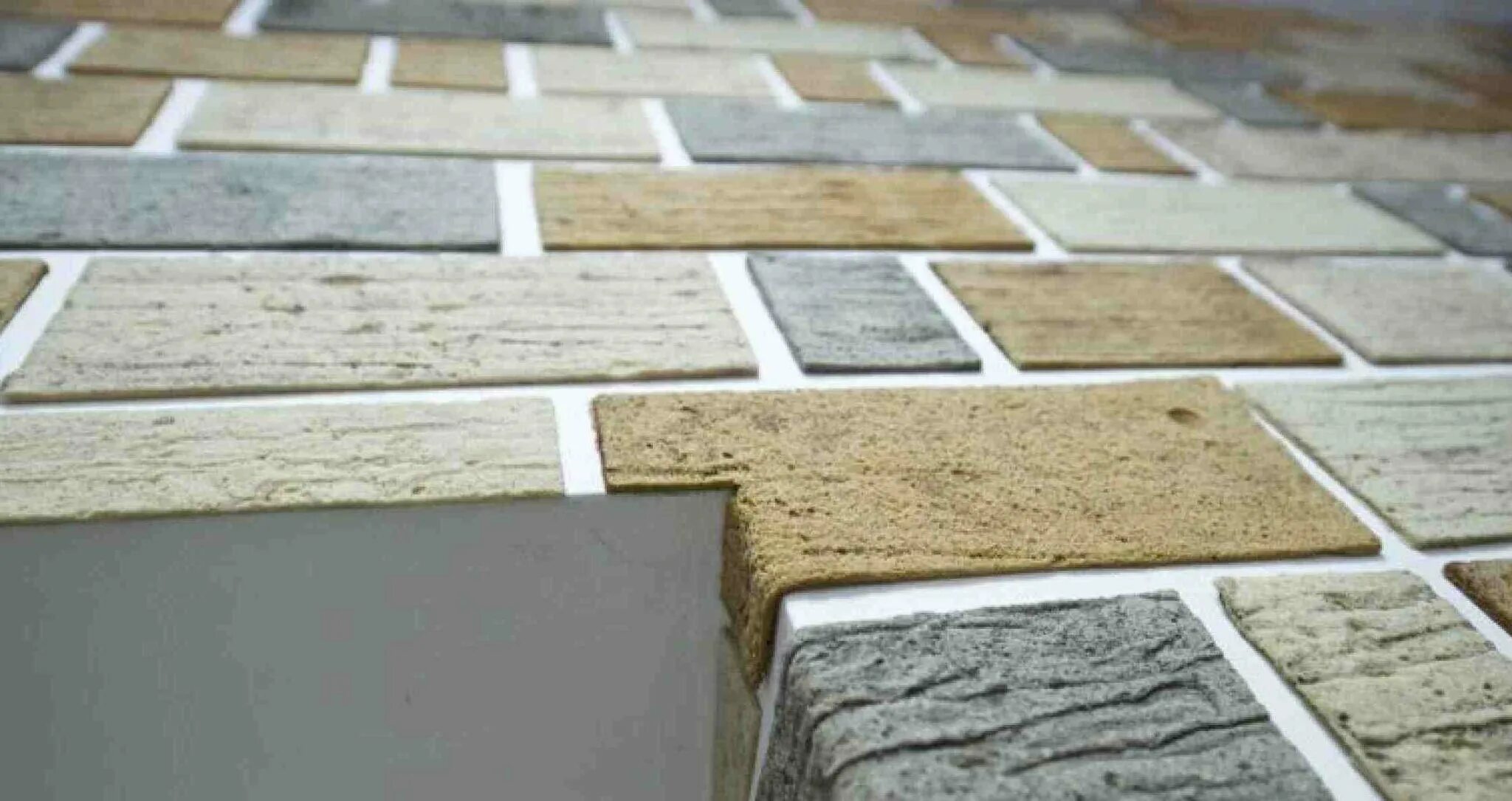 Гибкая плитка монтаж. Гибкая плитка ECOBRICK. Касавага ЭКОБРИК гибкая плитка. Гибкий кирпич ECOBRICK 051. Гибкая плитка Касавага ECOBRICK "блок" 071