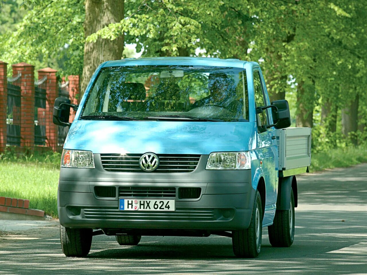 Купить т 5 транспортер. VW Transporter 2003. VW Transporter t5 (2003-2009). Фольксваген Транспортер 5. Фольксваген Транспортер 2003 года.