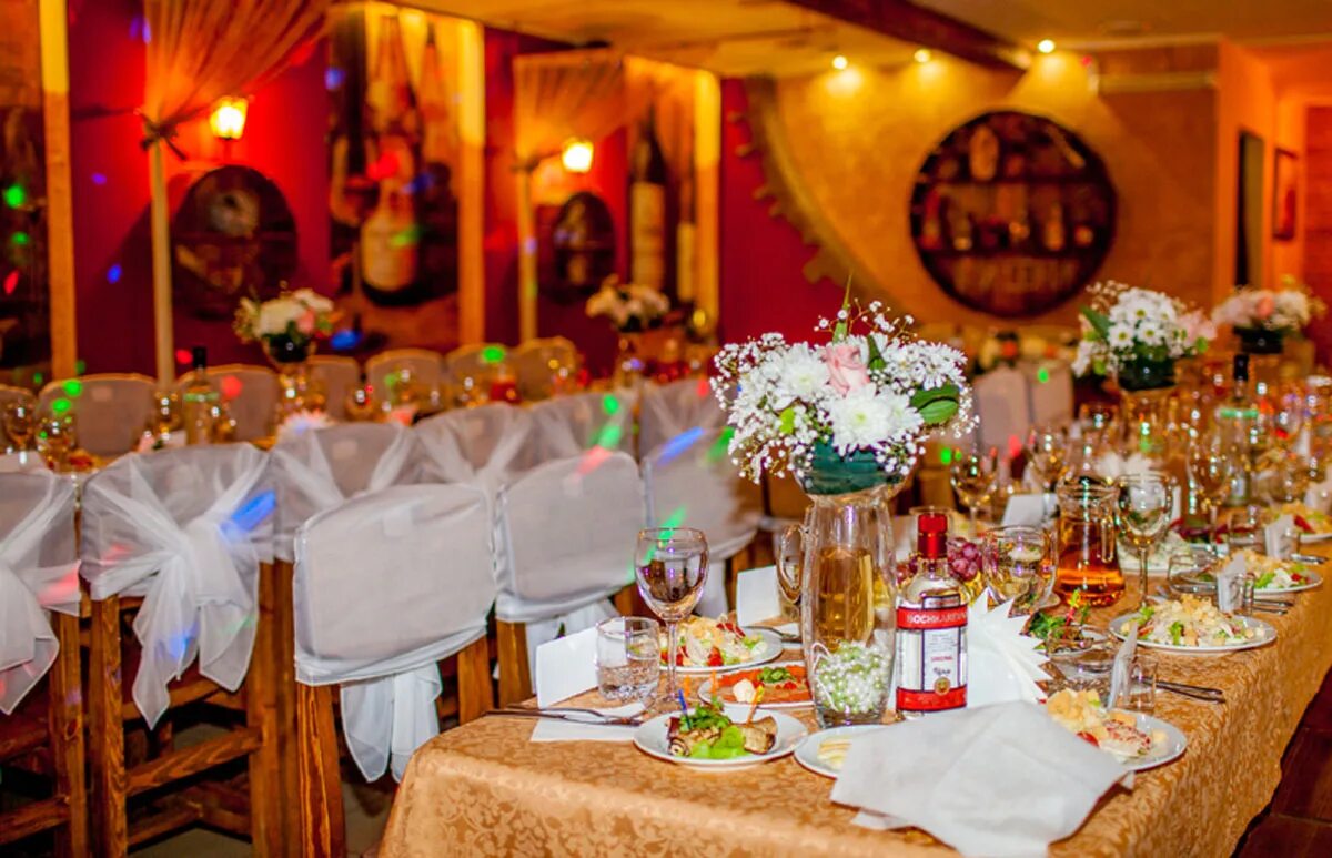 Богарт хрустальный зал ресторан. Карибия холл. Банкетный зал на 50 человек. Ресторан на 50 человек. Банкетный зал дорчестер.