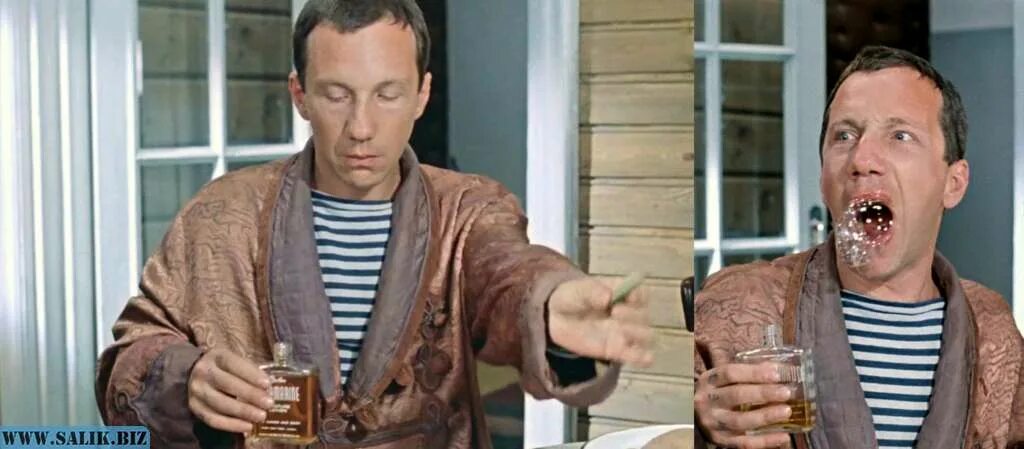 Нос нюхает. Джентльмены удачи профессор. Мужчина с парфюмом в руке. Парфюм для мужчин. Морщится и нюхает одеколон.