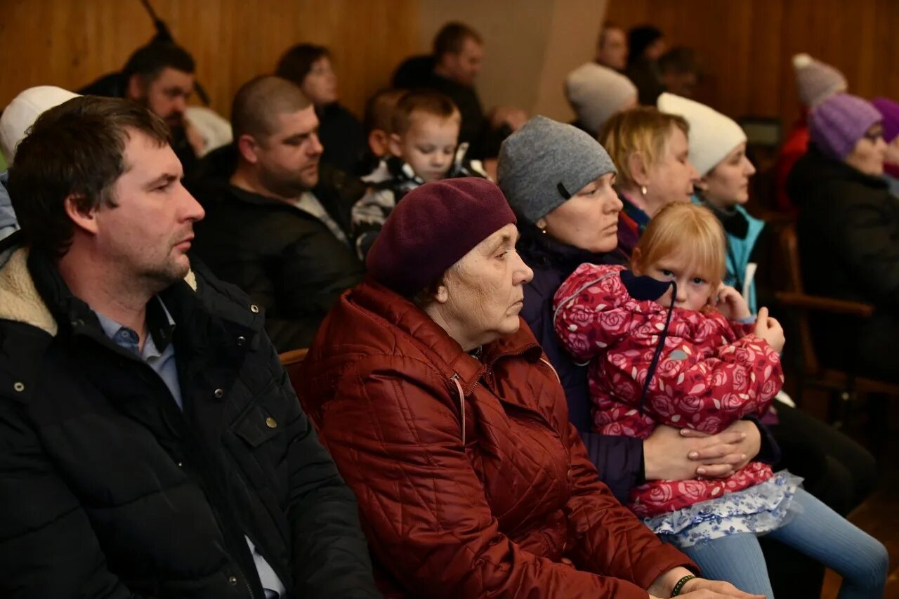 Подслушано в карелии в контакте. Эссойла сплетни. Парфенчиков Эссойле школе. Подслушано Эссойла Карелия. Приёмная семья Волковых Эссойла.