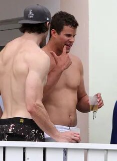 Slideshow chris humphries nude.