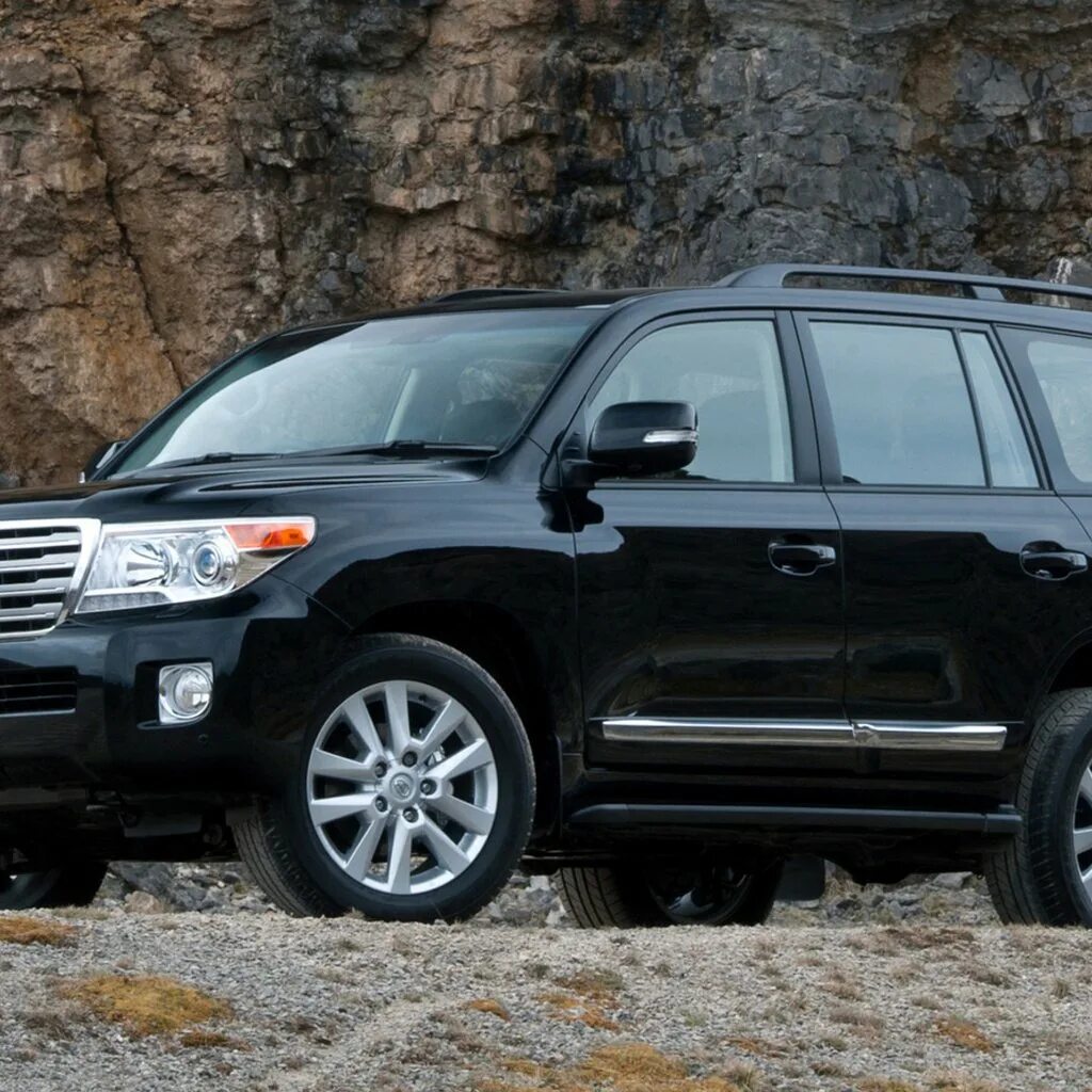 Двухсотка. Тойота Land Cruiser 200. Land Cruiser Prado 200. Land Cruiser Prado 200 черный. Toyota Land Cruiser двухсотка.