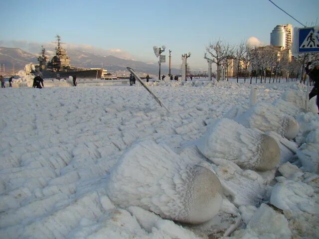 Новороссийск 2012 год. Норд-ост ветер новороссийск. Новороссийск 2002. Новороссийск novorossiysk зима. Набережная новороссийска 2012-.