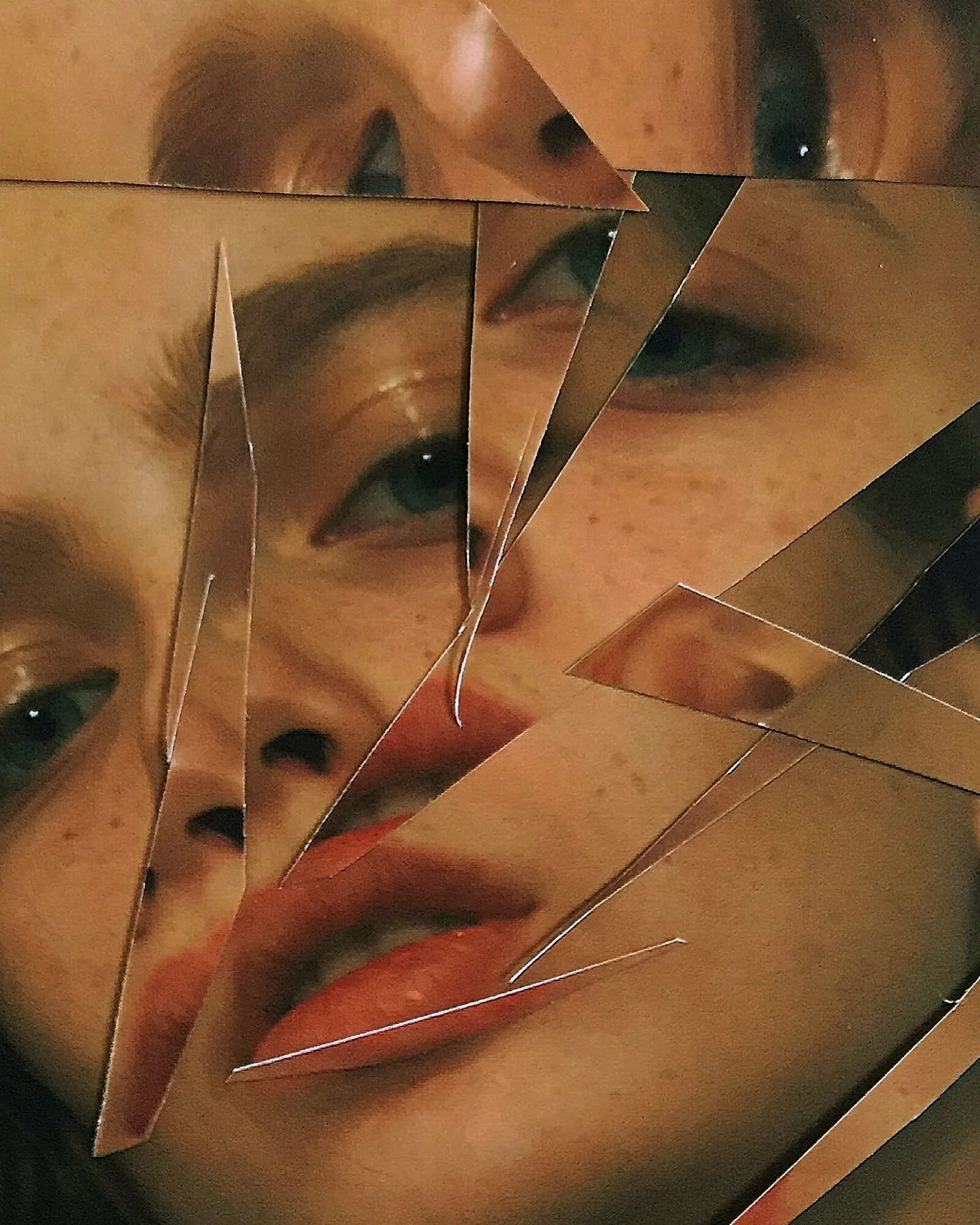 Falling mirror