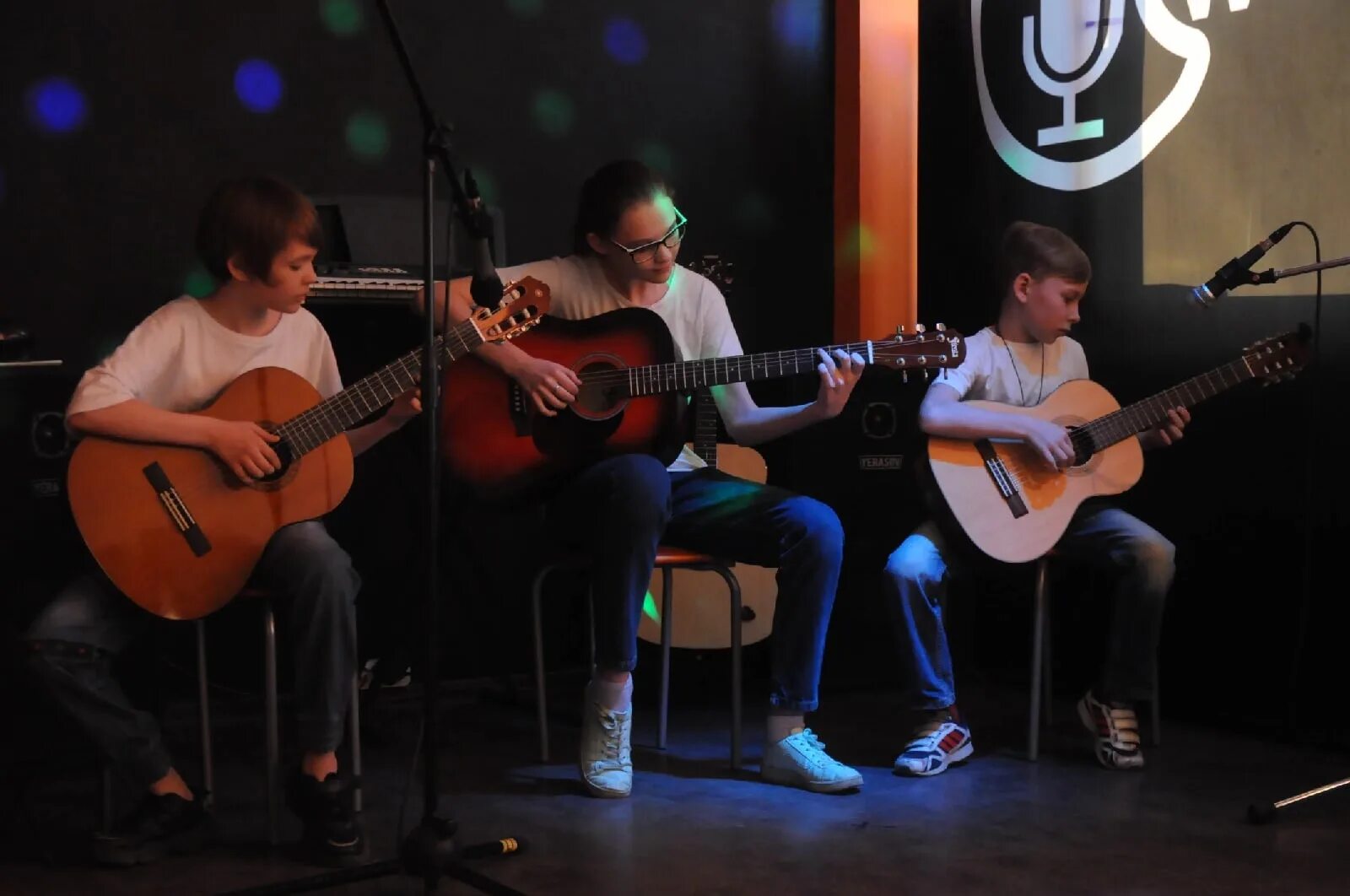 серпухов студия. фотостудия в серпухове на ворошилова. цирковая студия марион липицы. новокузнецк салон красоты аллюр. Nails up серпуховская фотостудии.