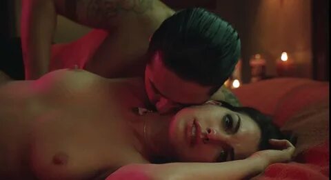 Anne hathaway nude movie scenes - Anne Hathaway Nude and Sexy Scenes (6 Vid...