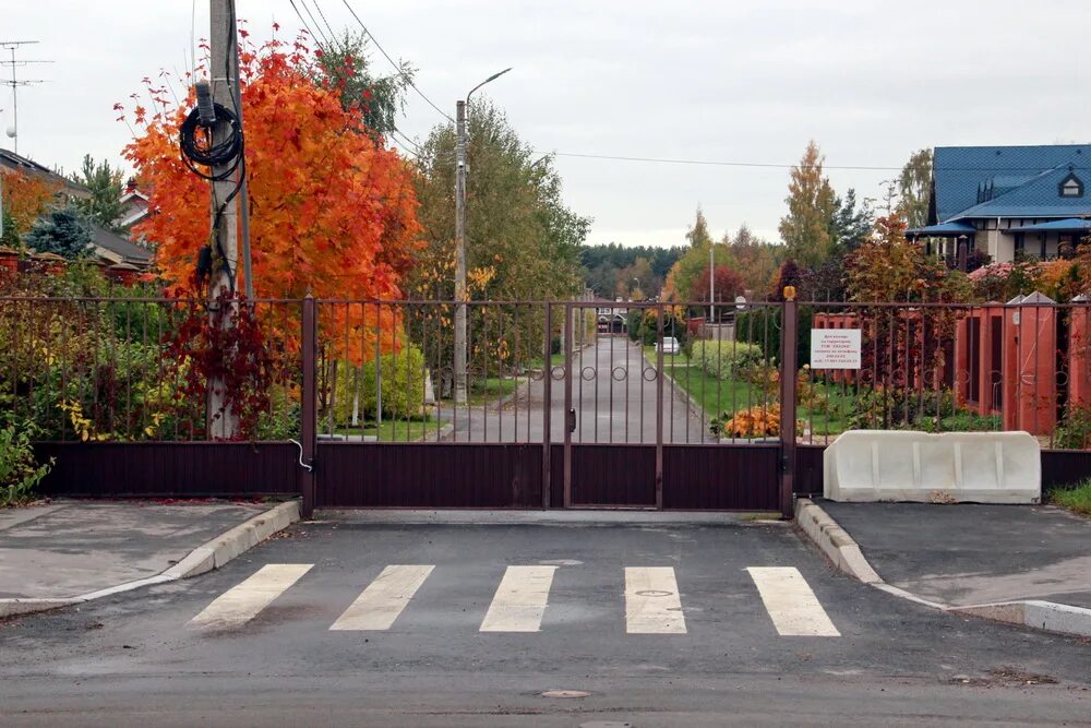 еловый дом сестрорецк. ук сестрорецк. сестрорецк приморское шоссе д 261. всеволода боброва 30. сестрорецк улочки.