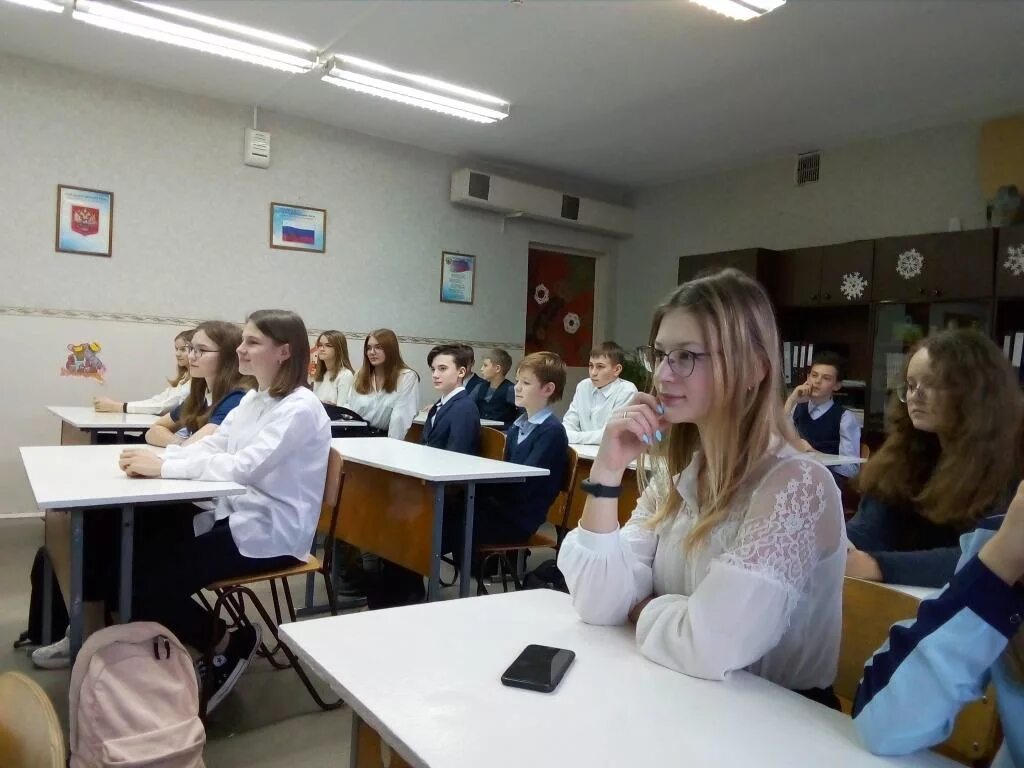 Школа 4 великий новгород. Гимназия 4 Великий Новгород. Гимназия 4 Великий Новгород фото. Школа 1 Великий Новгород. Гимназия 1 Великий Новгород.