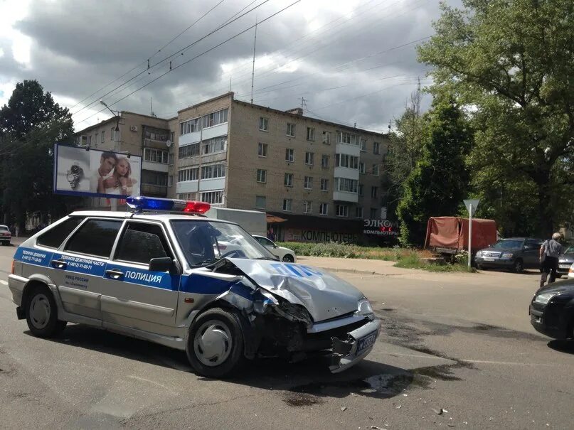 Полицейский разбивает машину. ВАЗ 2114 ово. ВАЗ 2114 ДПС. ВАЗ 2114 С мигалками. ВАЗ 2114 ППС.