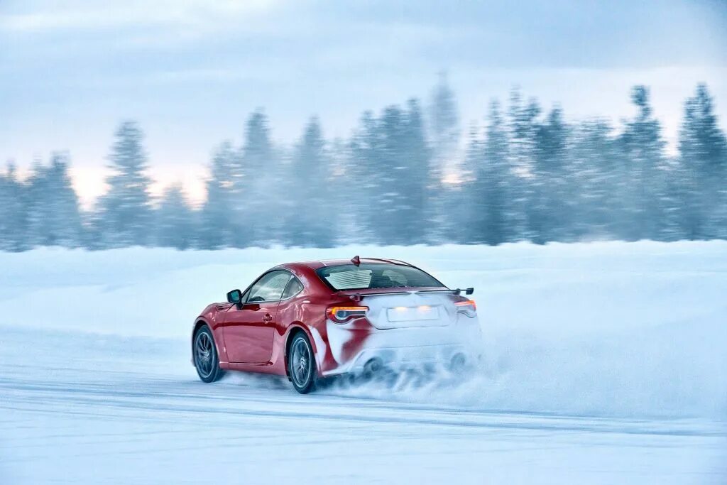 Drifting snow. Toyota gt86 Drift. Gt 86 дрифт. Gt86 Winter. Зимой gt86.